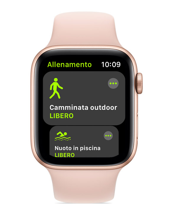 Allenamento Camminata outdoor su Apple Watch con cinturino rosa confetto.