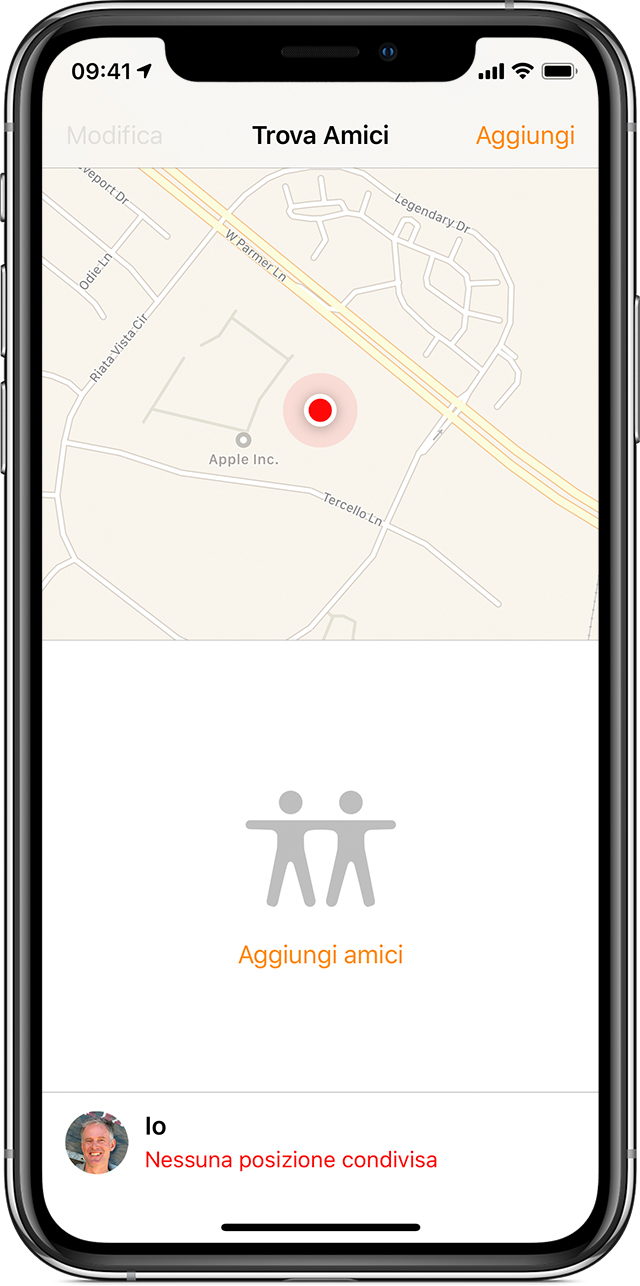 Schermata di iPhone che mostra la posizione dell'iPhone sotto forma di punto rosso su una mappa.