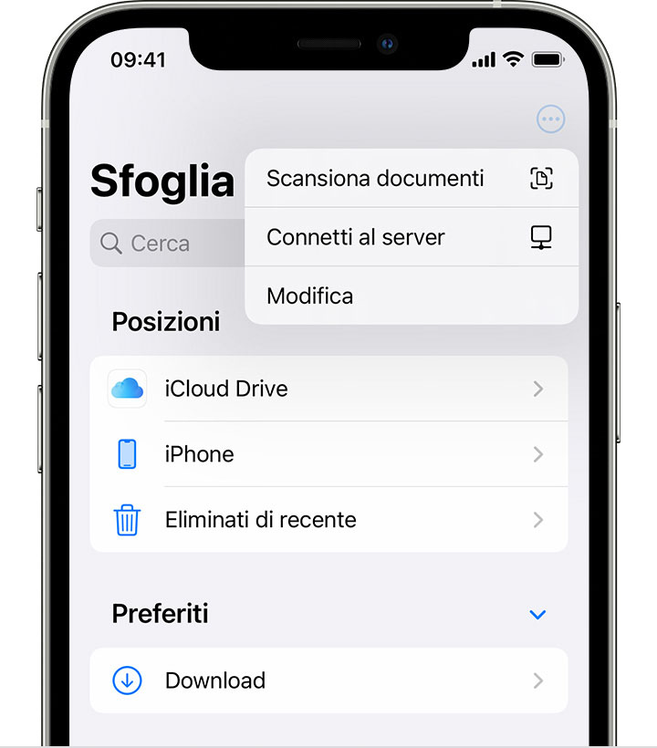 iPhone con le opzioni del menu che appaiono dopo aver selezionato il pulsante Altro.