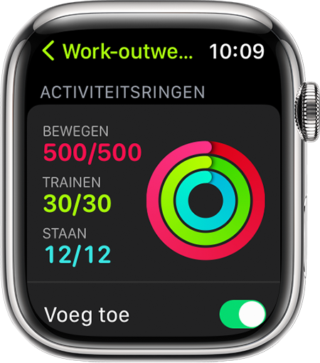 Een Apple Watch met de voortgang voor de activiteitsringen tijdens een hardloopsessie.