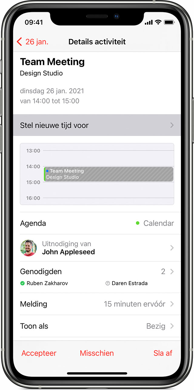 Agenda-app op een iPhone met de knop 'Stel nieuwe tijd voor' op een uitnodiging voor een activiteit.