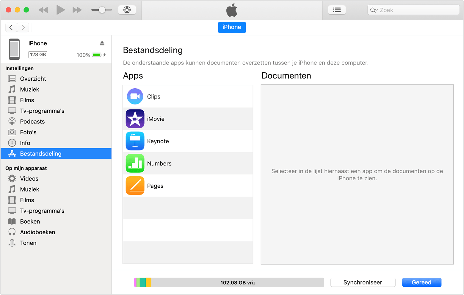 iTunes-venster met aangesloten iPhone en 'Bestandsdeling' geselecteerd in de lijst.