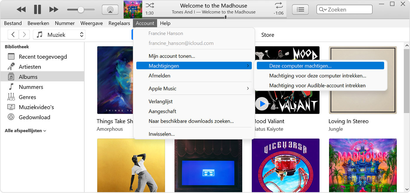 iTunes met het menu 'Account', 'Machtigingen' en 'Deze computer machtigen'.