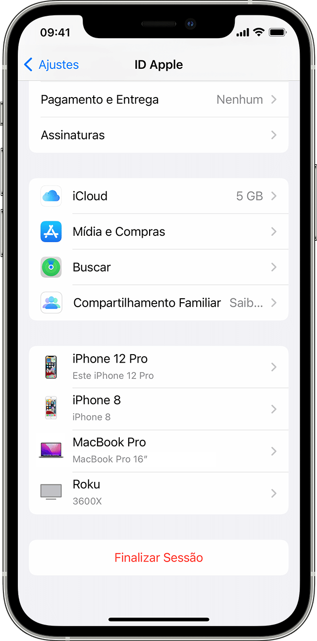 Uma captura de tela em um iPhone mostrando o menu do ID Apple em Ajustes do dispositivo. Os dispositivos estão relacionados na parte inferior da tela.