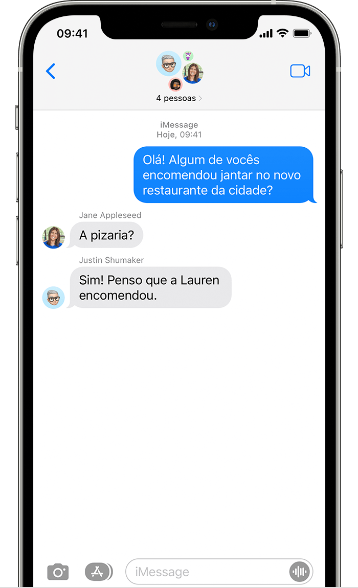 Um iPhone a mostrar uma mensagem iMessage de grupo com cinco pessoas.
