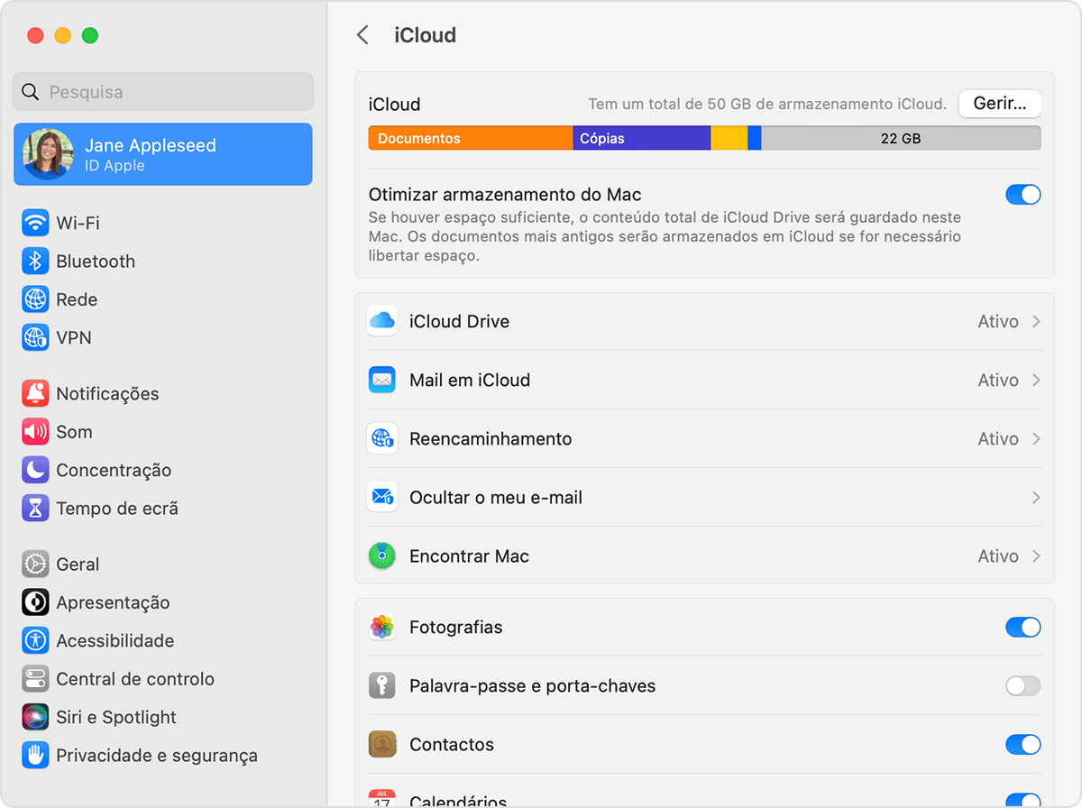A quantidade de armazenamento restante do iCloud é apresentada na secção superior.