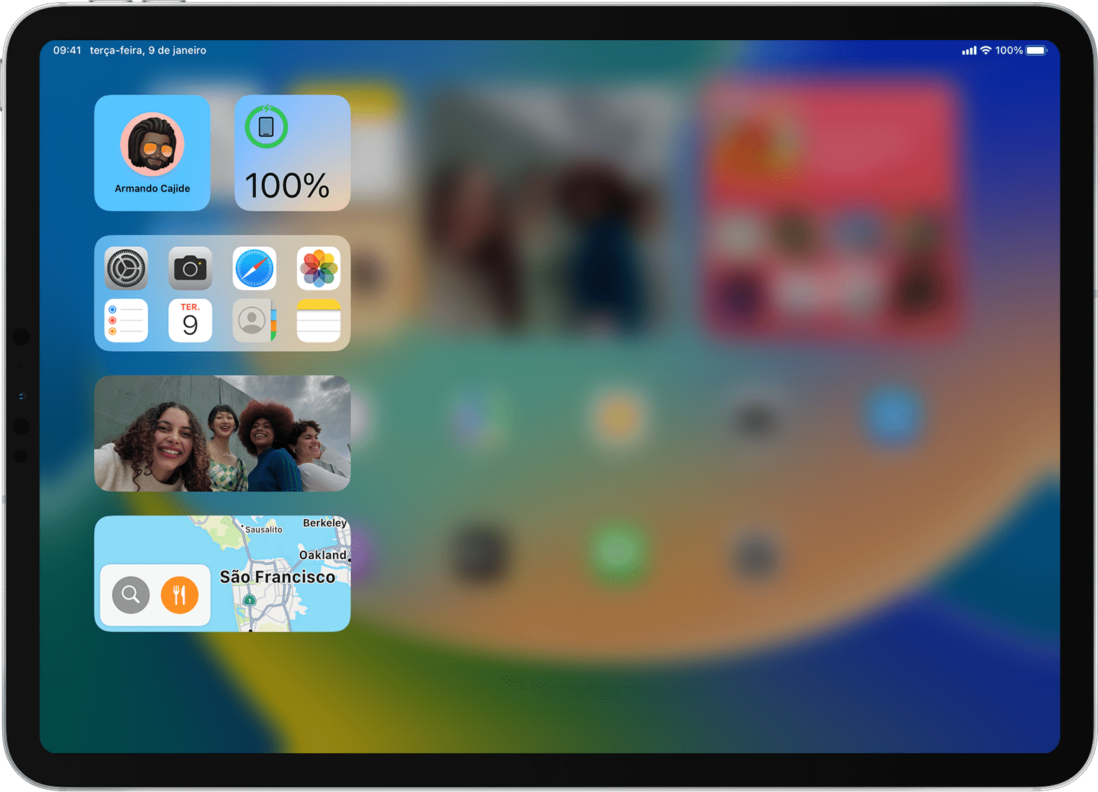 Ecrã do iPad a mostrar a vista Hoje com widgets