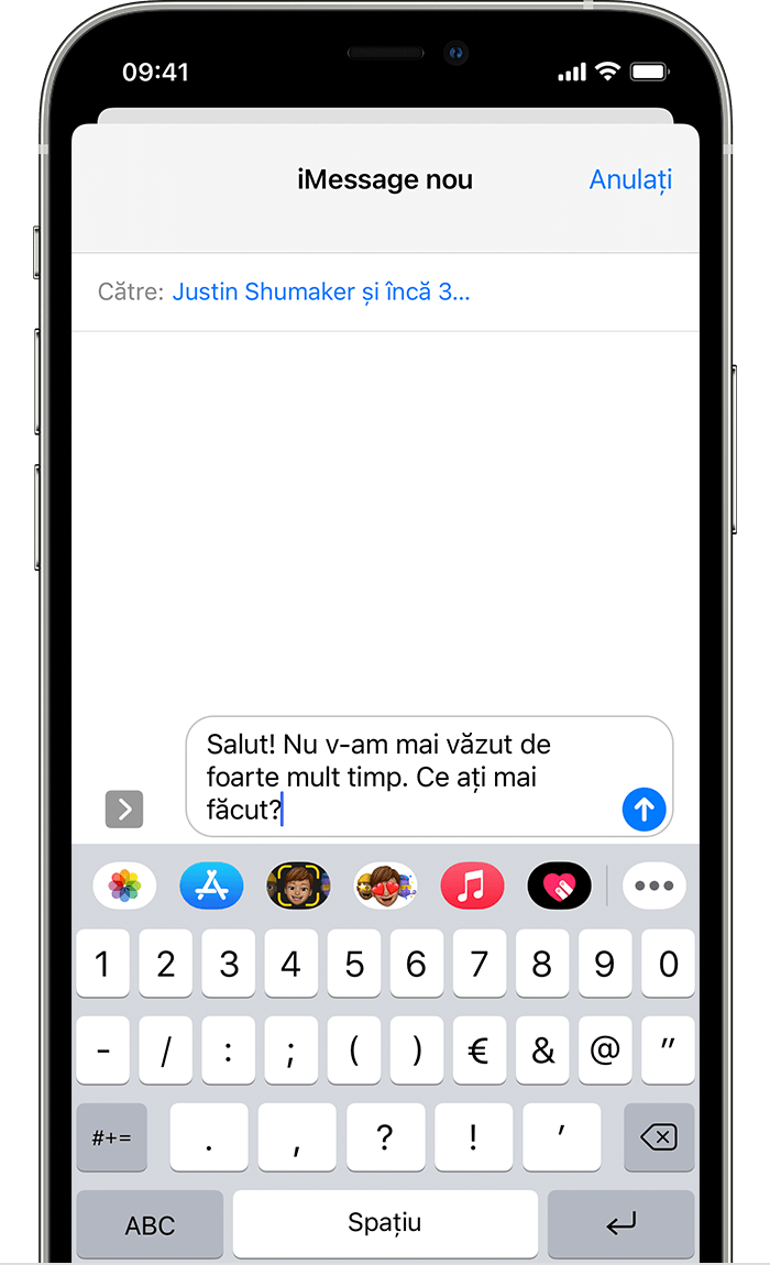 iPhone care afișează cum să trimiți un mesaj text de grup. Mesajul este introdus, dar nu a fost trimis încă.