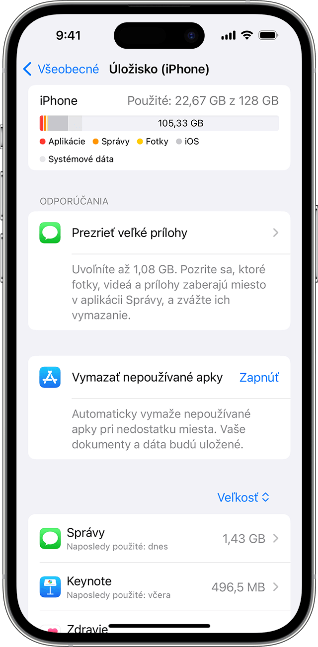 Obrazovka iPhonu so zobrazenými odporúčaniami na uvoľnenie miesta v zariadení