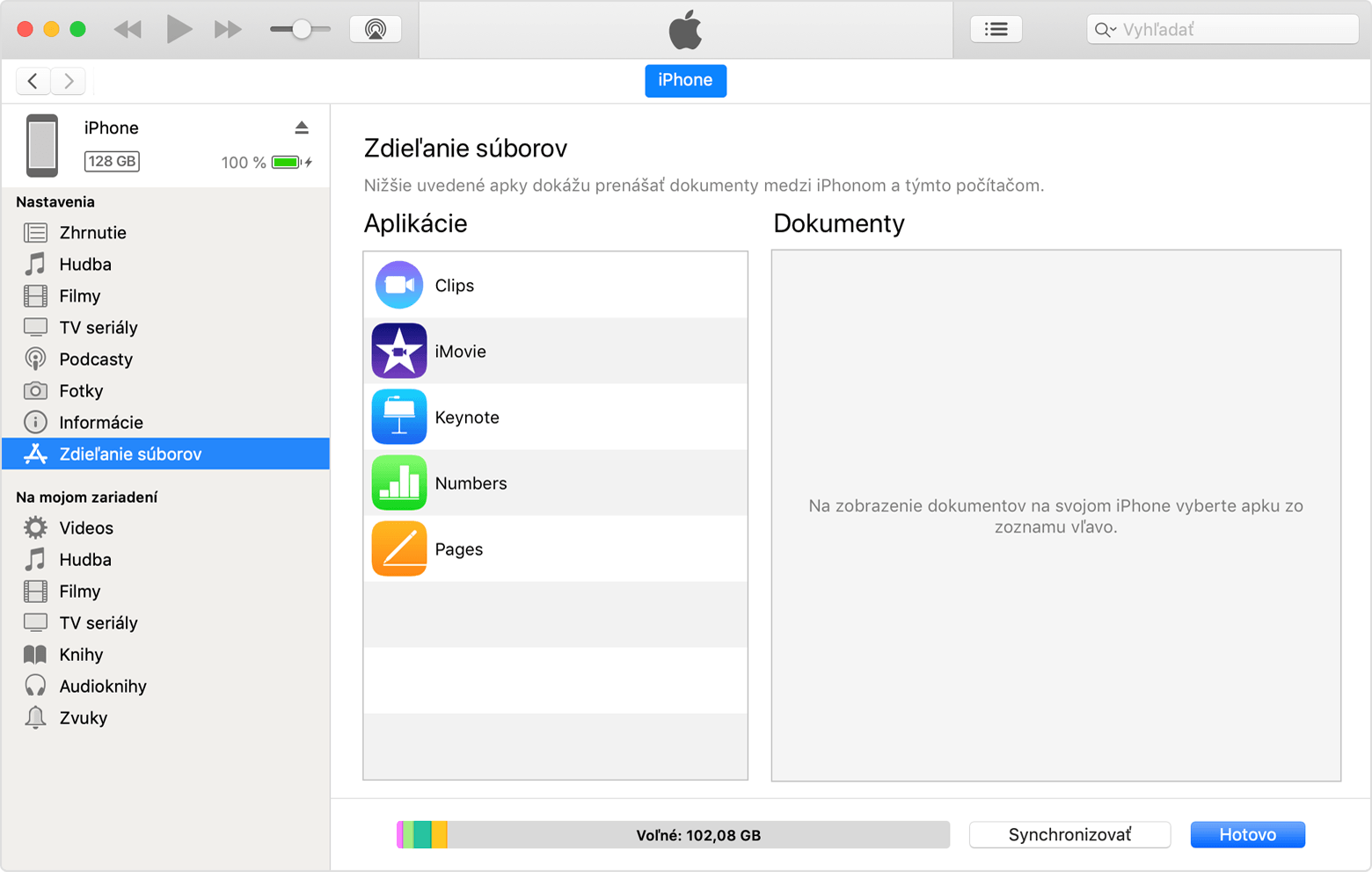 Okno iTunes s pripojeným iPhonom a položkou Zdieľanie súborov vybratou v zozname.