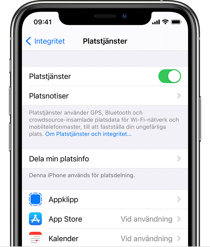 iPhone som visar alternativ i Platstjänster, inklusive alternativ för platsnotiser och appspecifika inställningar