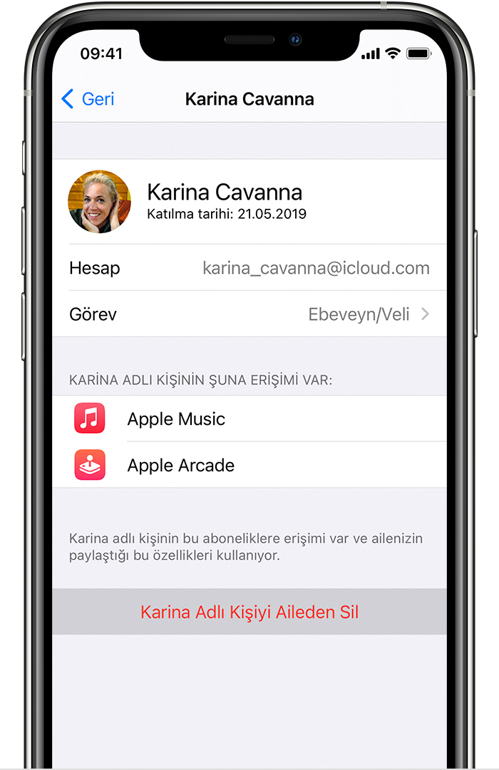 Karina Adlı Kişiyi Aileden Çıkar seçeneğini gösteren iPhone.