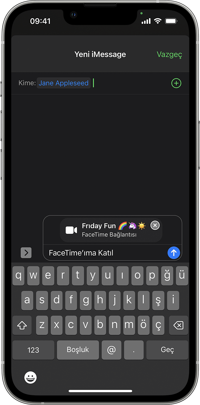 Metin alanında bir FaceTime araması bağlantısı içeren yeni bir giden iMessage taslağı gösteren iPhone.