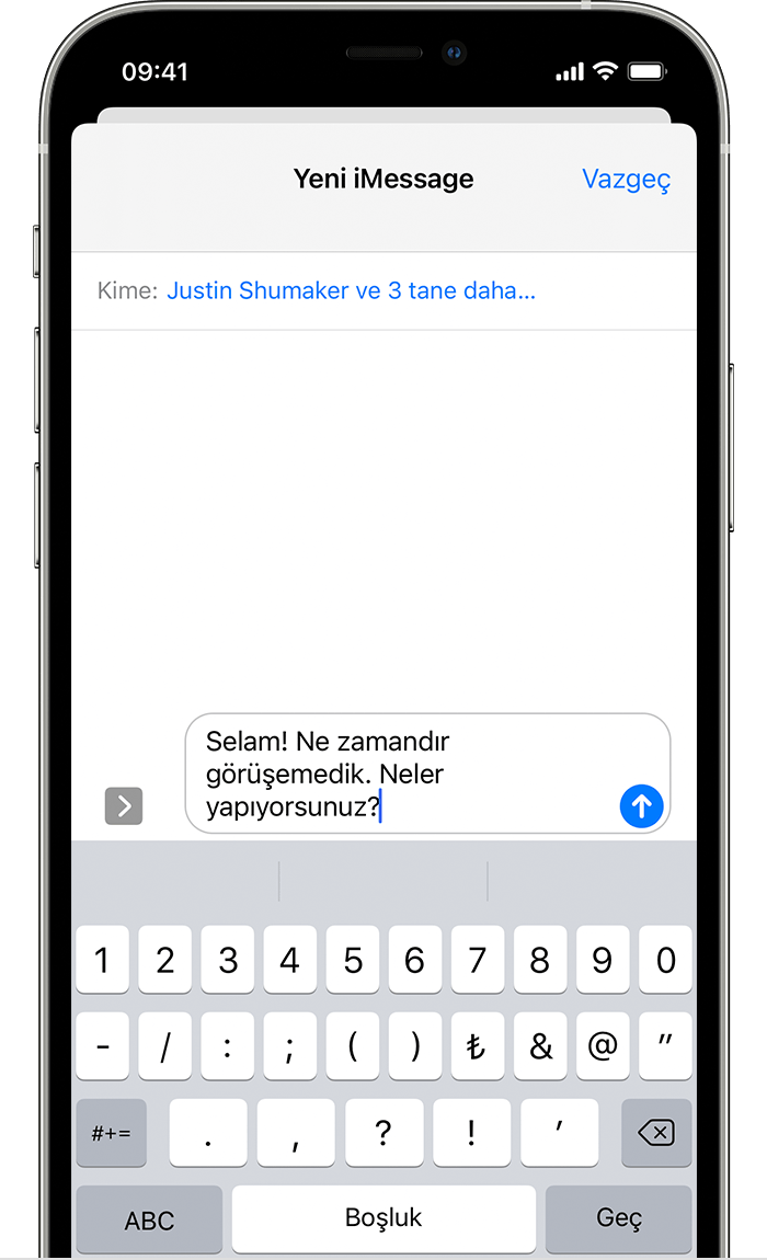Grup mesajının nasıl gönderileceğini gösteren iPhone. Mesaj yazılmaktadır ancak henüz gönderilmemiştir.